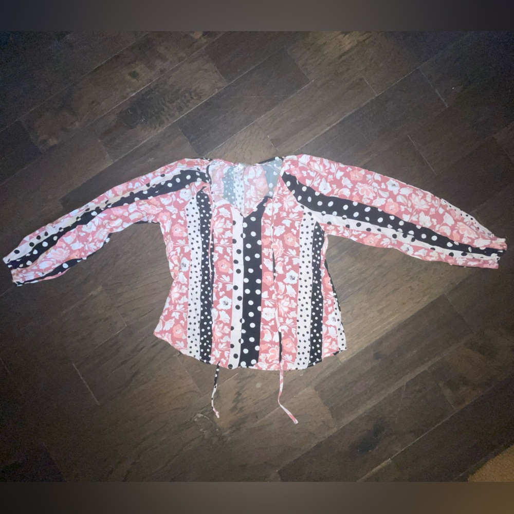 ANDREE BY UNIT Pink and Black Ruffled Tie Front Blouse